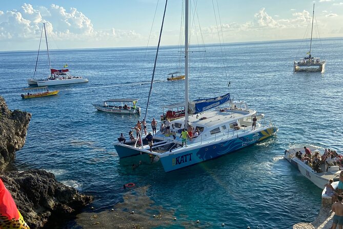 4 Hours Party Boat Catamaran Cruise in Negril - Who will enjoy this Negril cruise most