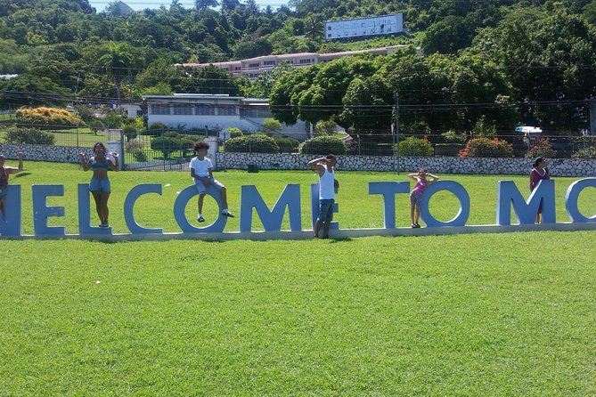 5. Montego Bay Private Highlite Sightseeing, SouvenirShoppingHalfDay Guided Tour - Who gets the most from this $60 tour