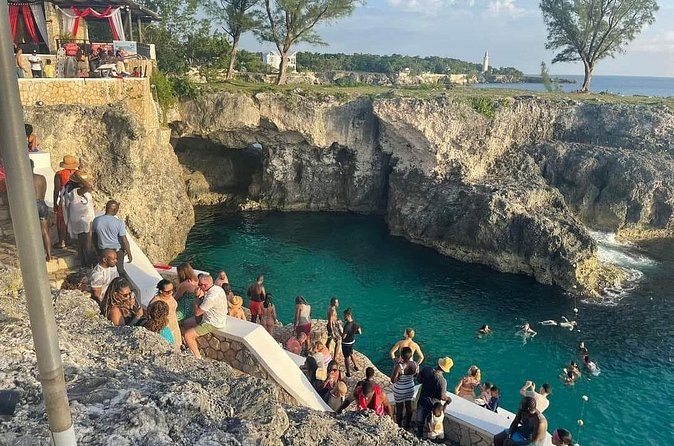 7 Mile Beach and Rick's Cafe in Negril from Montego Bay Private Tour - Who will enjoy this Negril outing most