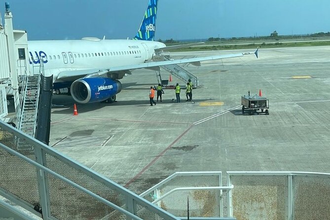 A "Private" Airport Transfer to any Resort in Montego Bay - What the arrival transfer feels like