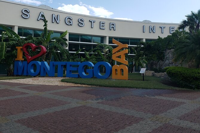 A "Private" Airport Transfer to Grand Palladium Resort - A calm ride instead of a shared shuttle