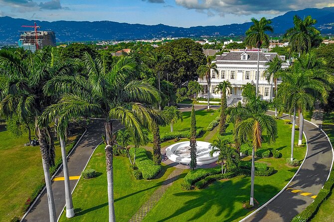 Airport Group Transfers-Kingston - Who should book this Kingston transfer