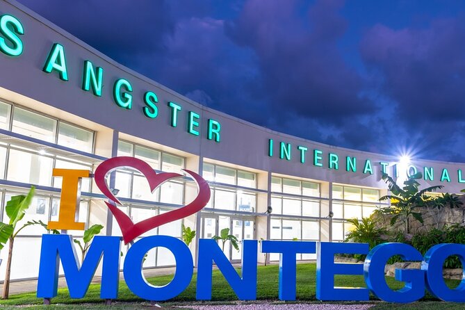 Airport Pickup, Dropoff to any Resort or Airbnb in Montego Bay - What the vehicle offers during a short ride