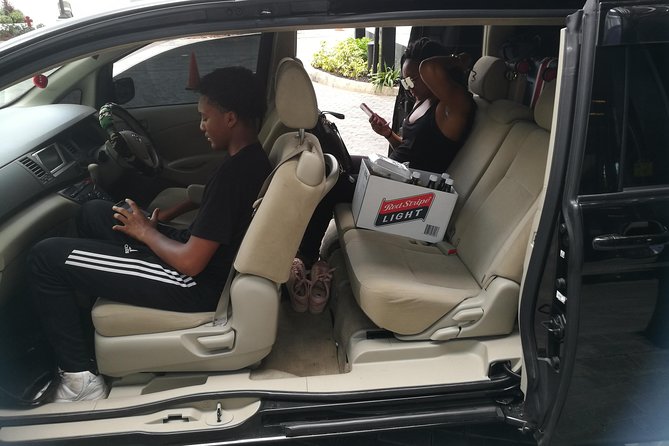 Airport Transfer MBJ Montego Bay to Kingston - A transfer with room for local conversation