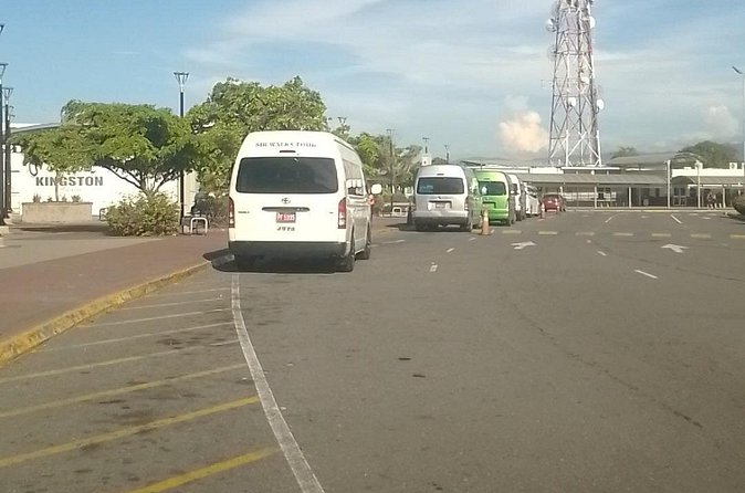 Airport Transfers from Kingston. - Who should book this Kingston transfer