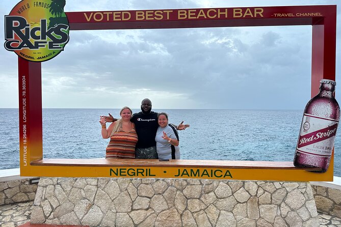 Bamboo Rafting and Rick Cafe Negril Private Tour - Five hours at Rick’s Cafe gives you room to choose