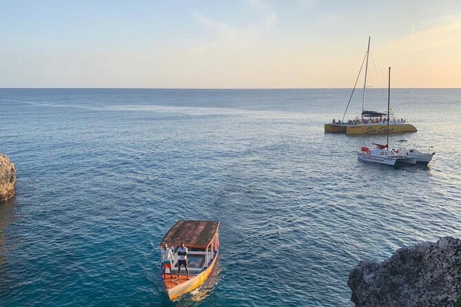 Bamboo Rafting, Catamaran Party Cruise and Ricks Cafe - What the $110 price really covers
