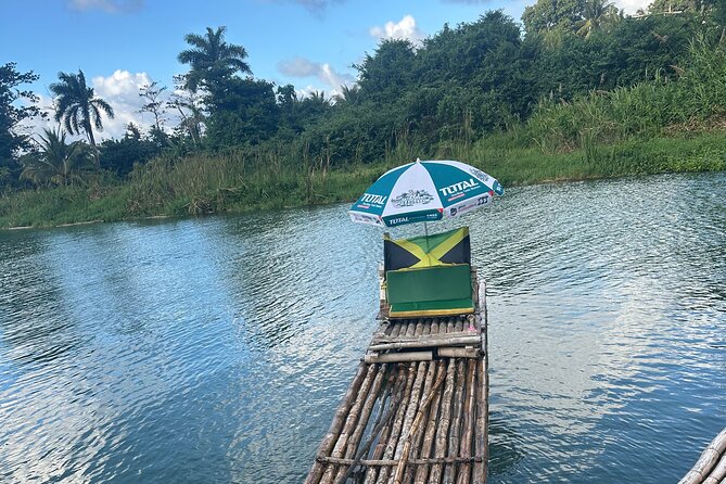 Bamboo rafting on the great river -Transportation only - The limestone leg massage