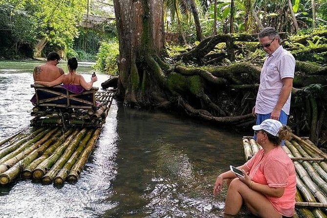Bamboo Rafting With foot massage - How the private format affects the day