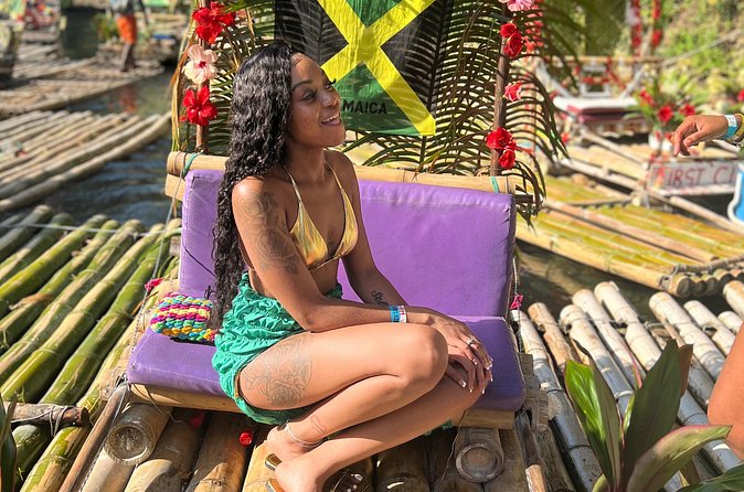 Bamboo rafting with limestone massage - How the private format changes the day