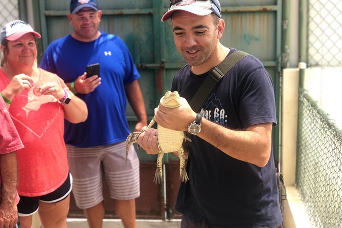 Black River Safari, YS Falls and Floyd's Pelican Bar - Floyd’s Pelican Bar: a sea trip with a simple finish
