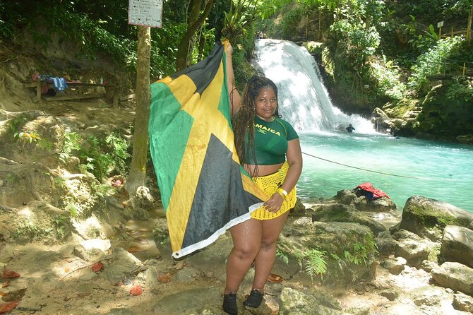 Blue Hole and Bamboo Rafting Ocho Rios - Drivers Ray and Tracy can shape the day