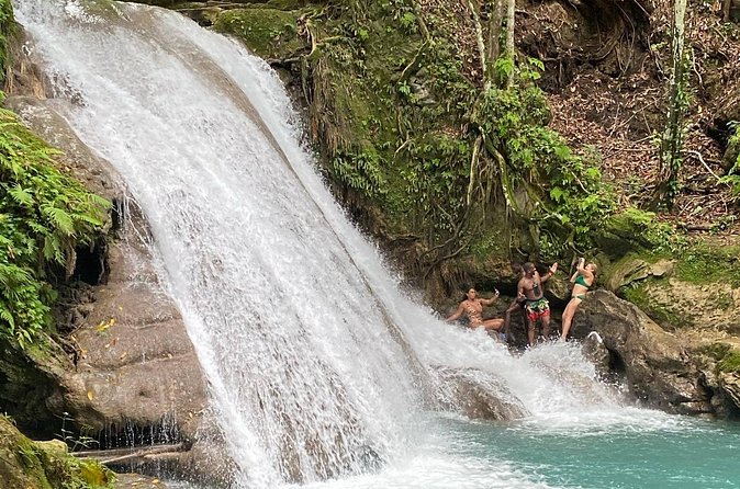 Blue Hole and River Rapids Adventure - The guide makes the difference