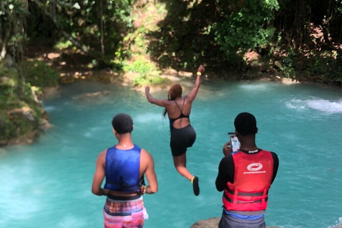 Blue Hole and Sightseeing Tour from Falmouth - Ocho Rios shopping and the Taj Mahal stop