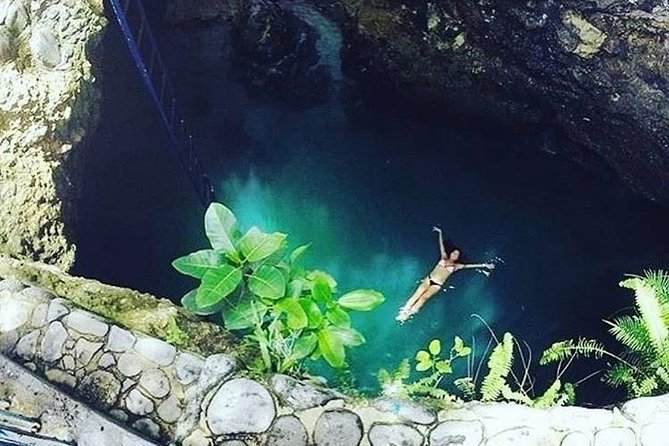 Blue Hole Mineral Spring and Ricks Cafe Private Tour - Your driver can shape the whole day