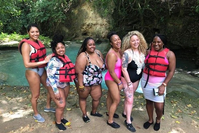 Blue Hole Tour from Ocho Rios - Photos, belongings, and extra costs at the Blue Hole