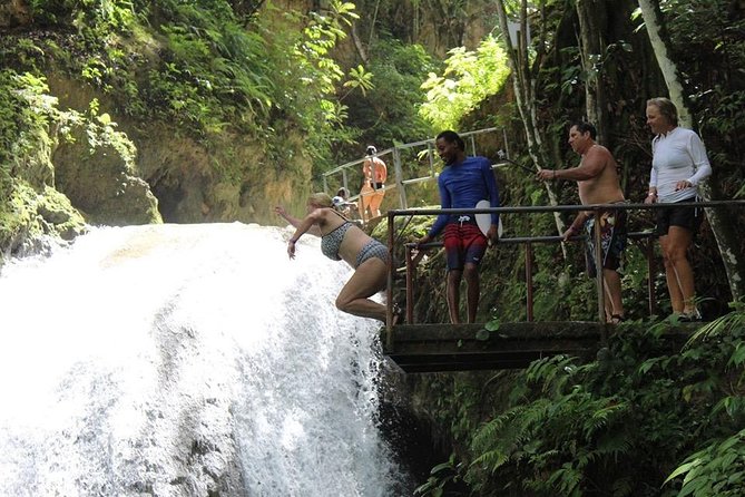 Blue Hole waterfalls from Runaway bay - Roadside photos, shopping, and lunch