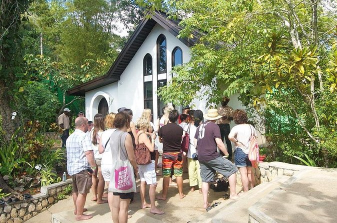 Bob Marley Nine Miles, sightseeing and local food and fruit stop - The road from Montego Bay to Jamaica’s interior