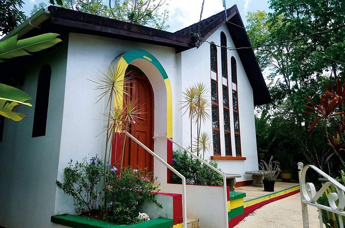 Bob Marley Nine Miles, sightseeing and local food and fruit stop - Who will enjoy this tour most?