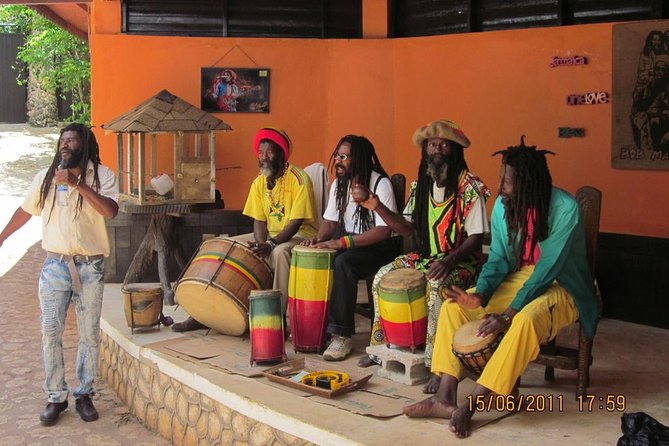 Bob Marley's Nine Mile Admission and Guided Tour from Montego Bay - A short stop at Columbus Park in Discovery Bay