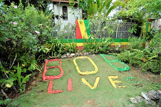 Bob Marley's Nine Mile Day-Trip w/Admission & Guided Tour from Grand Palladium - A ten-minute look at Discovery Bay