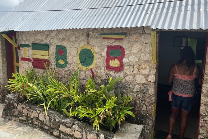 Bob Marley's Nine Mile Mausoleum Tour (Complimentary Rum Punch) - Reaching Nine Mile from Montego Bay