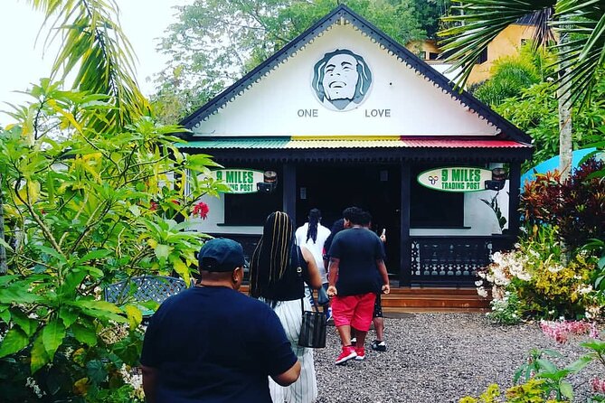 Bob Marley's Spirit of Reggae - The Nine Mile Experience - The road from Montego Bay to Nine Mile