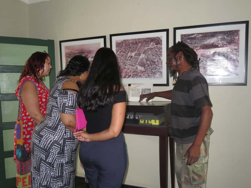 City Tour of Kingston Including Entry Fees - Water Lane: murals and Kingston’s changing streets