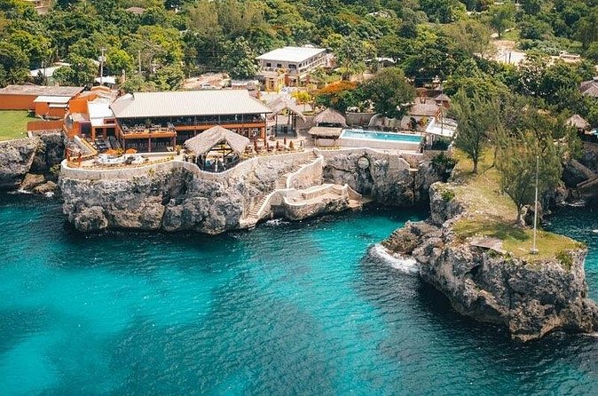 Day-Trip to Rick's Cafe from Montego Bay - Food, drinks, reggae, and the mood