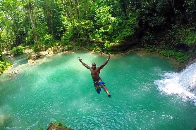 Dunn's River Falls and Blue Hole Adventure from Montego Bay Ja - Dunns River Falls: Jamaicas classic water climb