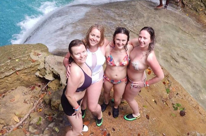 Dunn's River Falls and Blue Hole Combo Tour From Ocho Rios & Runaway Bay - What Your Driver Adds to the Day