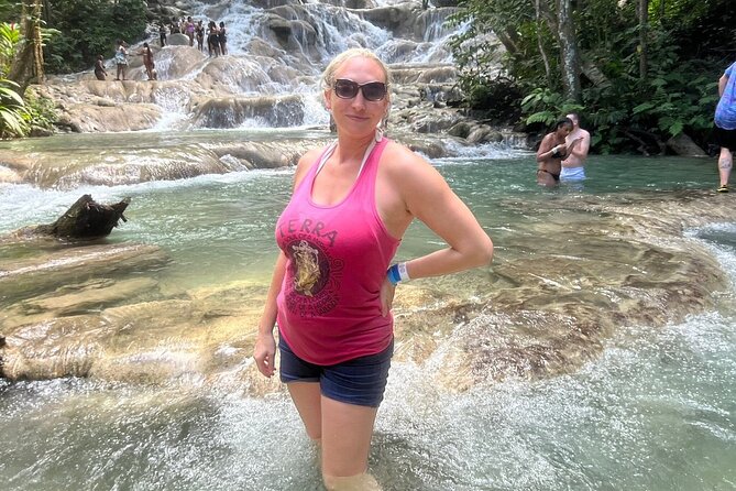 Dunn's River Falls Climb and Beach Include Entry Fee (ᵔᵕᵔ) - Jerk chicken at Scotchies Drax Hall