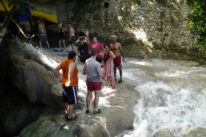 Dunn's River Falls excursion from Montego Bay - What the crowd and group size mean