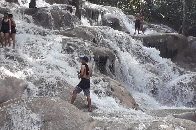 Dunn's River Falls from Ocho Rios - Guides, safety, and the human chain