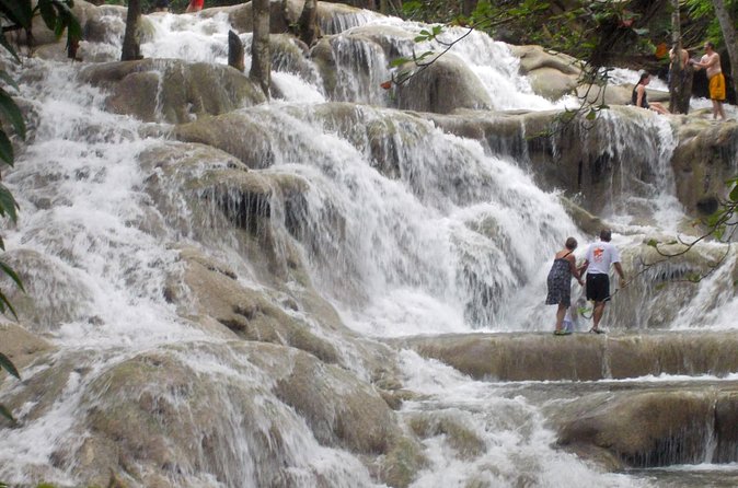 Dunn's river falls, shopping and lunch - Jerk lunch adds real value