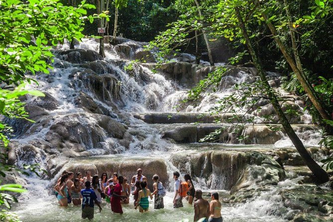 Dunn's River, River Tubing and Lunch Combo - Guide service is one of the tour’s strongest features