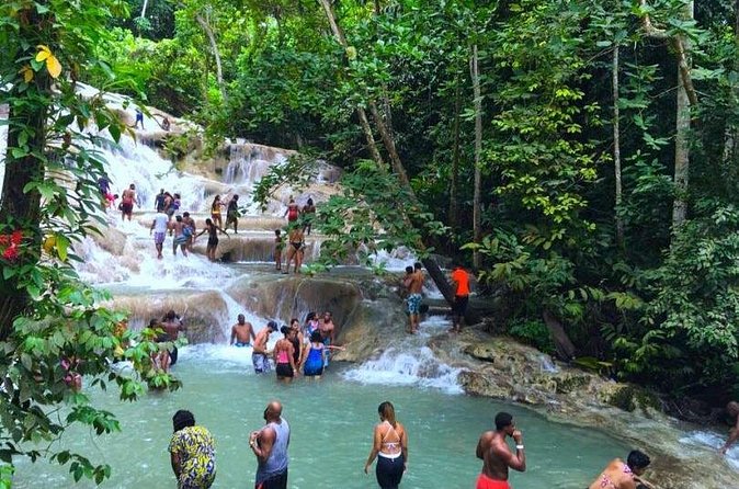 Dunns River Falls - Arriving at Dunn’s River Falls Park