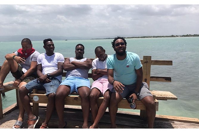 Floyd's Pelican Ocean Bar Private Tour with Transportation - What you see between Montego Bay and the South Coast