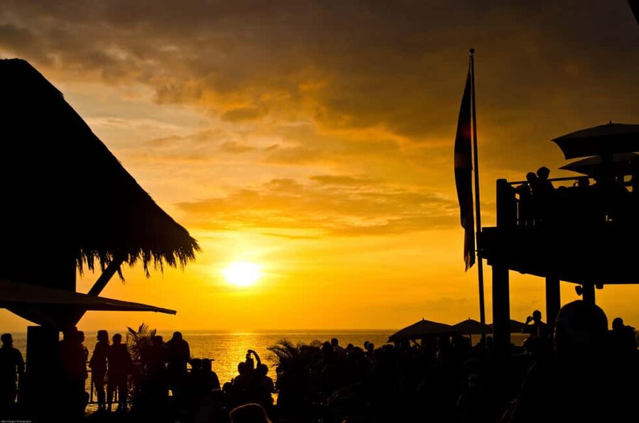 From Montego Bay/Falmouth: Negril Beach Catamaran Cruise - Rick’s Cafe and the cliffside finale