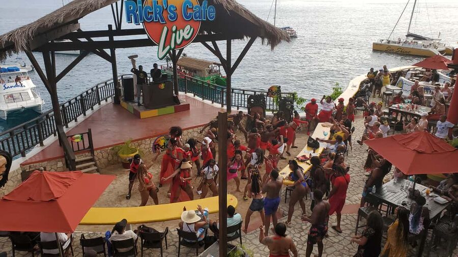 From Montego Bay: Negril Beach & Rick's Cafe Sunset Day Trip - The guide can shape the whole day