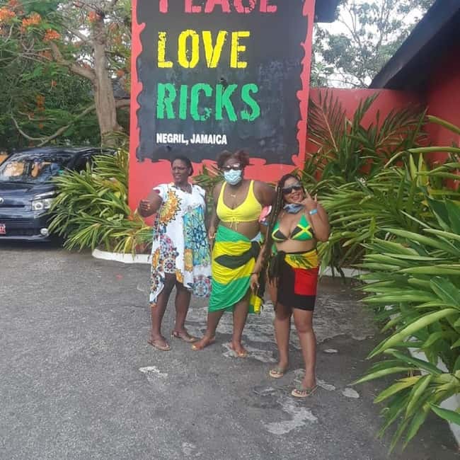 From Montego Bay: Negril Day Trip and Rick's Café Sunset - Sunset is worth planning around