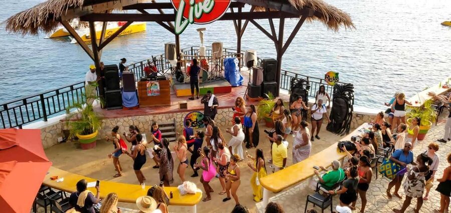 From Negril/Palladium: Negril Beach and Ricks Cafe Tour - From your hotel to Negril’s famous shore