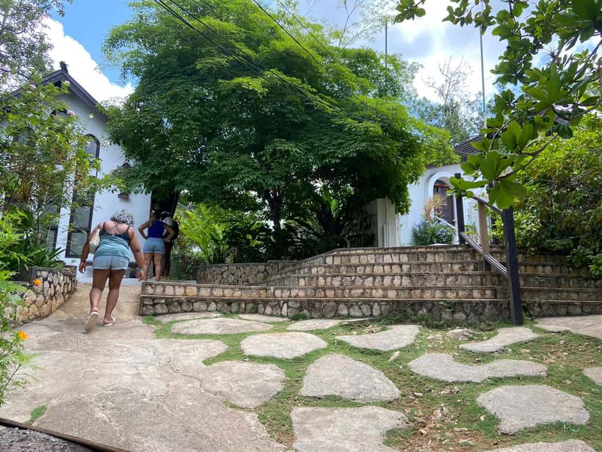 From Ocho Rios: Bob Marley Mausoleum Entry Tickets and Tour - Jerk lunch on the return trip