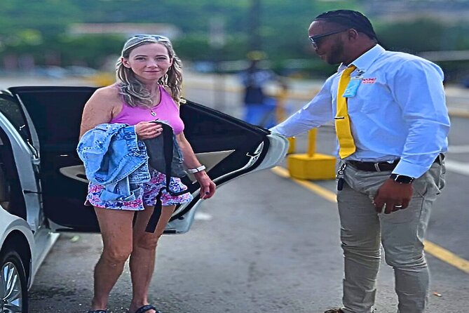 Group Private Kingston Airport Transfers (4 - 9 Persons) - Why the group price can offer good value