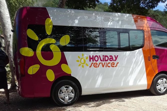 Group Private Kingston Airport Transfers (4 - 9 Persons) - The ride from Kingston to your hotel