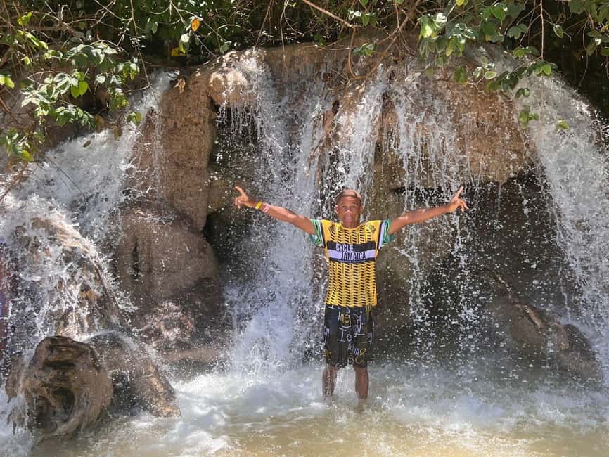 Jamaica Dunn's River Falls guided tour from Ocho Rios hotels - Swimming under the falling water