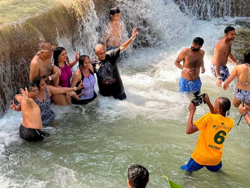 Jamaica Dunn's River Falls guided tour from Ocho Rios hotels - The practical challenge of the rocks