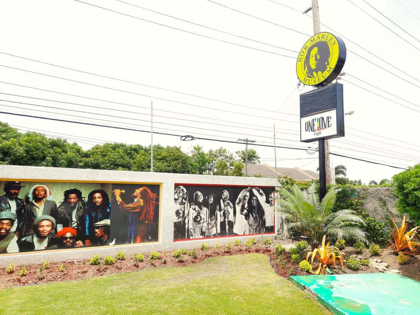 Kingston: Bob Marley Museum Tour from Kingston - Walking Through the Main House