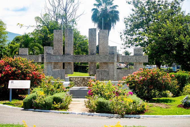 Kingston City Classic Guided Tour - How much time you get outside the vehicle