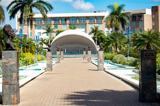Kingston City Classic Guided Tour - Devon House and its botanical gardens